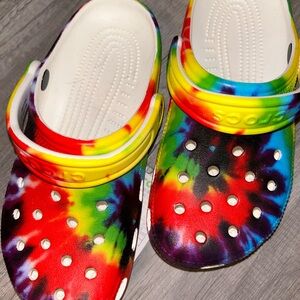 Rainbow tie dye crocs woman’s size 5